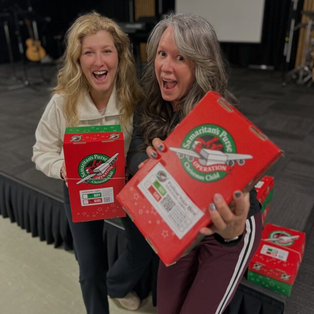 Harbor Peeps! 

Bring your filled Operation Christmas Child boxes this Sunday and place them on the stage as you come into the sanctuary! 

The last day to bring them in is November 23rd! 

Let’s be high-achievers and bring them in early! lol!

@samaritanspurse @operationchristmaschild #christmas #give #help #bible #christianity